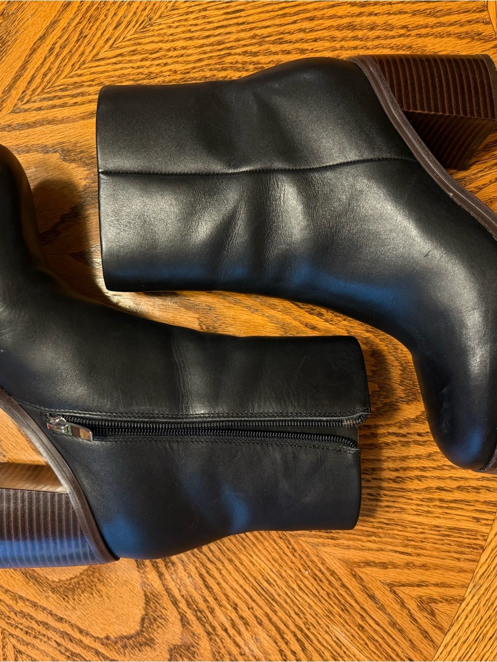 Marc  Fischer Black Leather Side-Zip Ankle Boots 8.5M